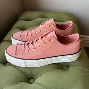 NWT Converse CTAS LIFT OX Platform Pink Blush Womens Size 10